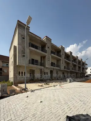 4bdrm Townhouse/Terrace in Life Camp for sale