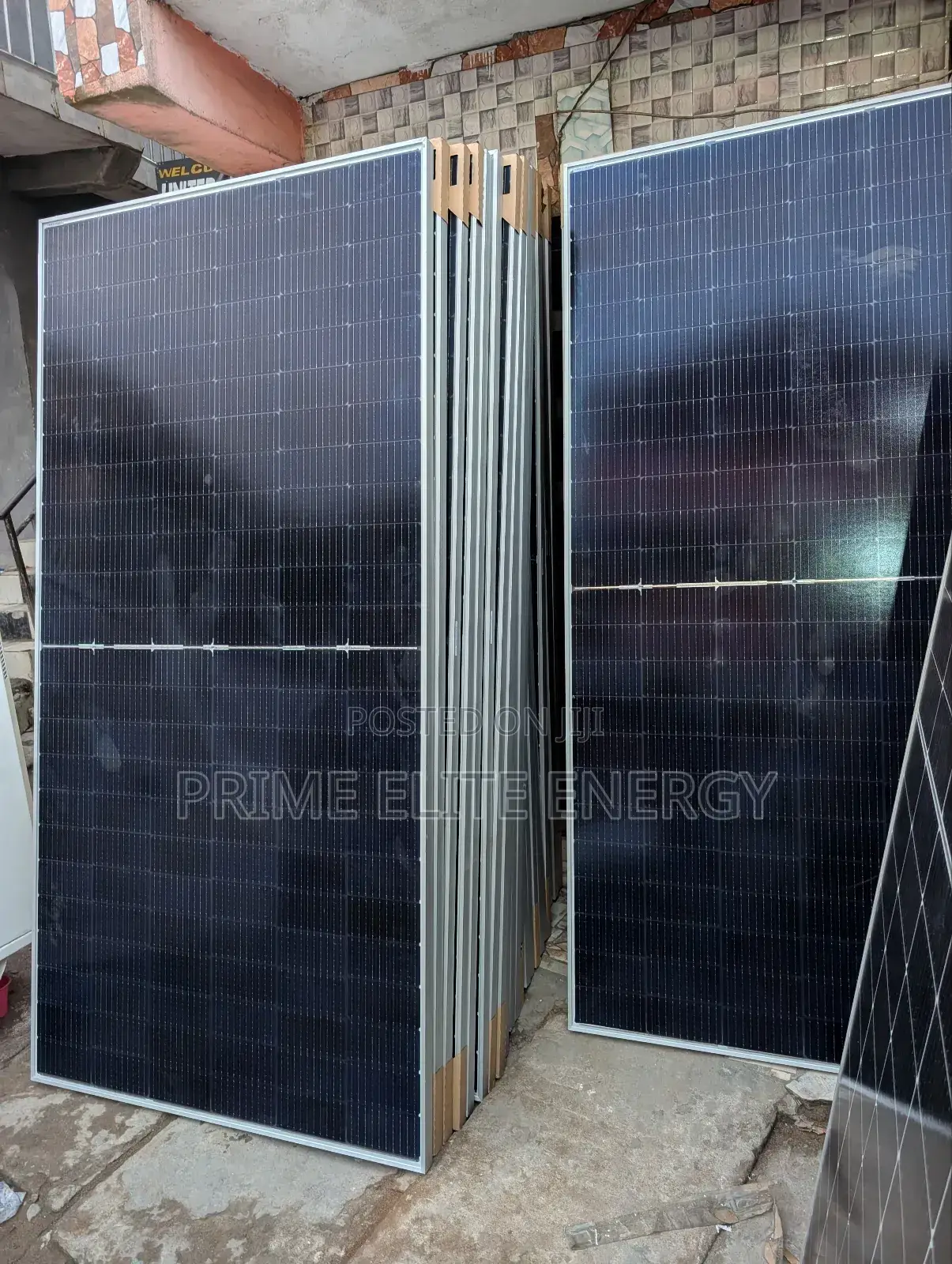 Jinko 600w Mono-crystalline Solar Panel