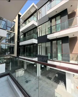 3bdrm Block of Flats in Admiralty Lekki for sale