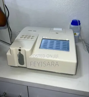 Urit 880 Semi Automated Chemistry Analyzer