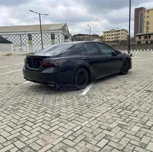 Toyota Camry SE 2023 Black