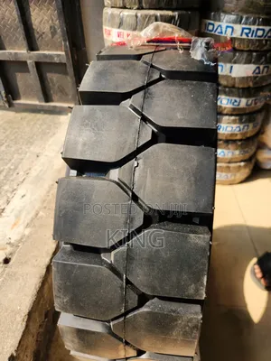 18*7*8 1 Forklifts Tyres Solid