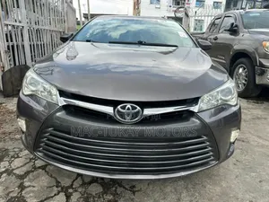 Toyota Camry XLE 4dr Sedan (3.5L 6cyl 6A) 2015 Gray