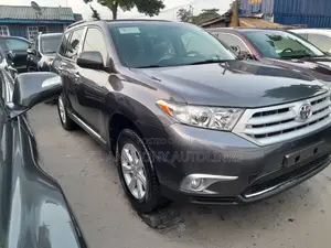 Toyota Highlander Limited 3.5L 2WD 2013 Gray