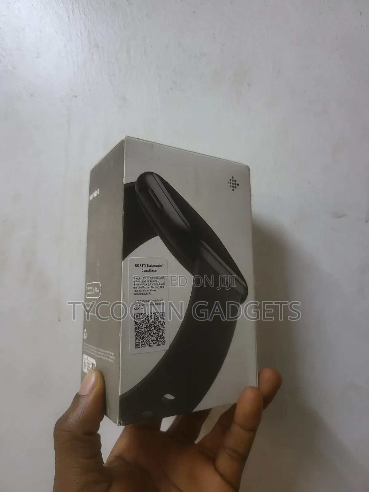 Google Fitbit Versa 4 Fitness Smartwatch.
