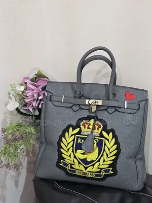 Quality Thrift -Style Grey Tote Bag | Strong Leather | Elegant