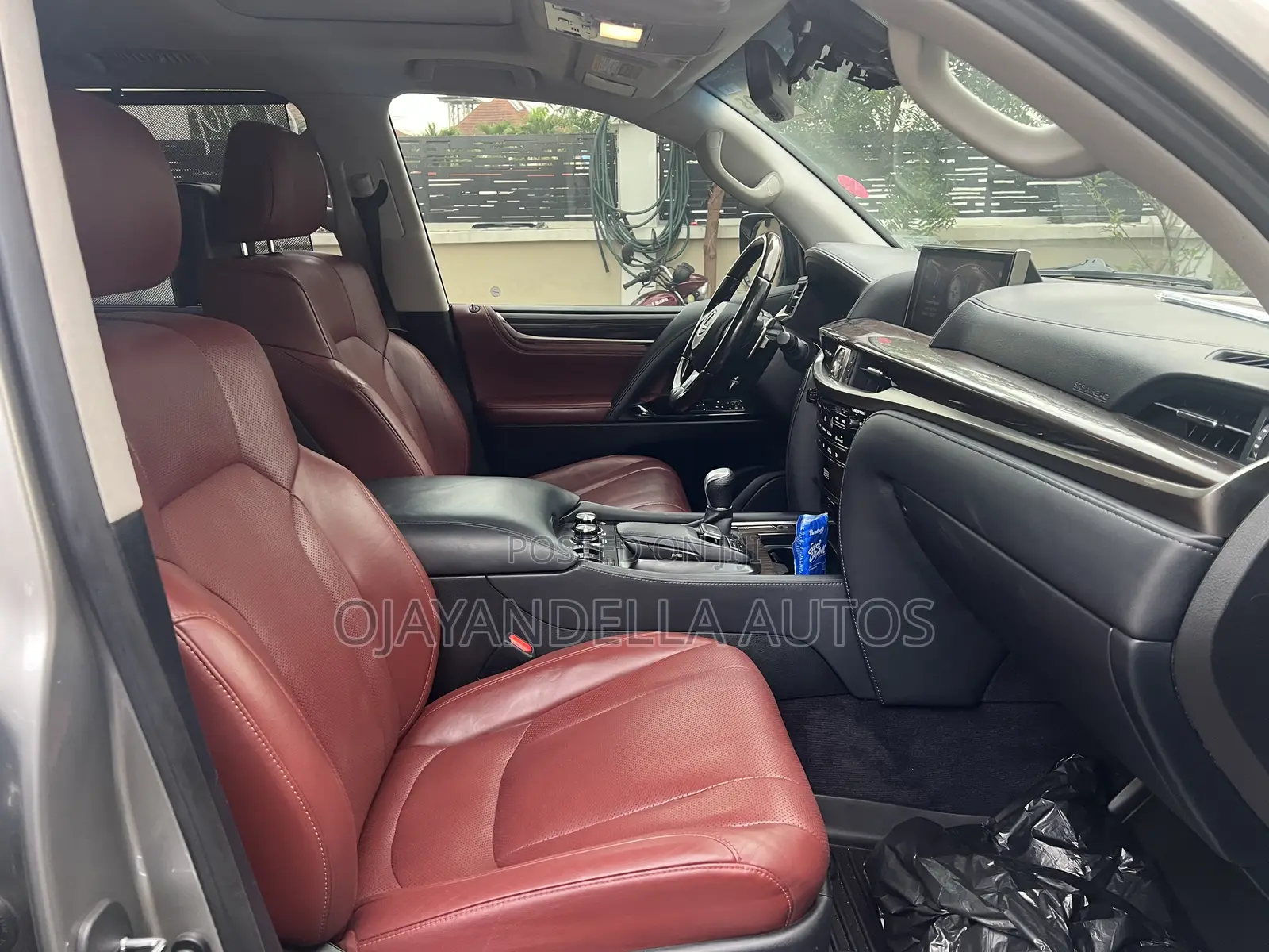 Lexus LX 570 AWD 2017 Silver