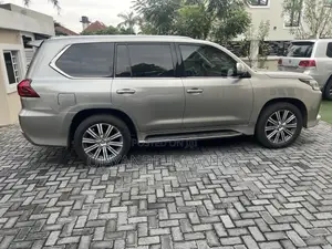 Lexus LX 570 AWD 2017 Silver