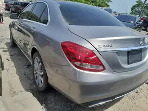 Mercedes-Benz C300 Sport 4Matic Sedan AWD (2.0L 4cyl 7A) 2017 Gray