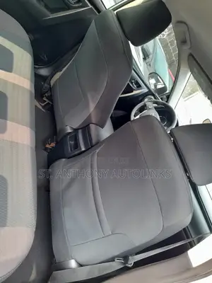 Toyota Corolla LE Eco (1.8L 4cyl 2A) 2018 Silver