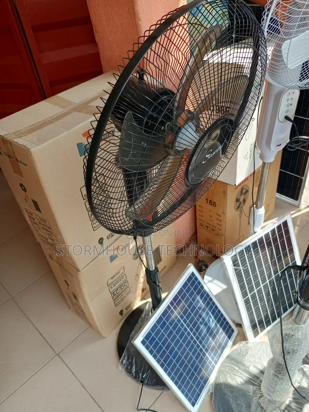 Solar 16" Fan