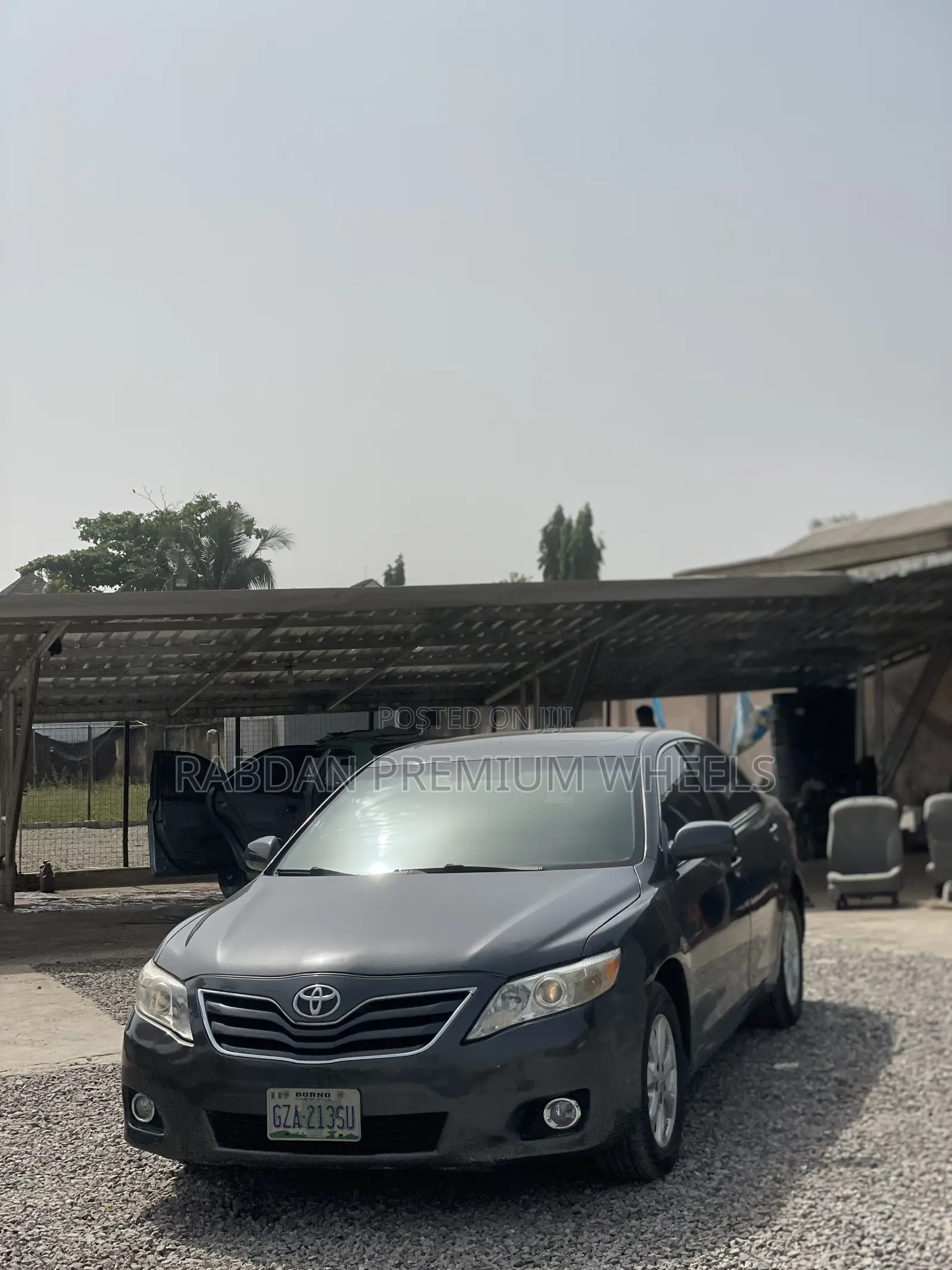 2011 Toyota Camry LE 4dr Sedan (2.5L 4cyl 6A)