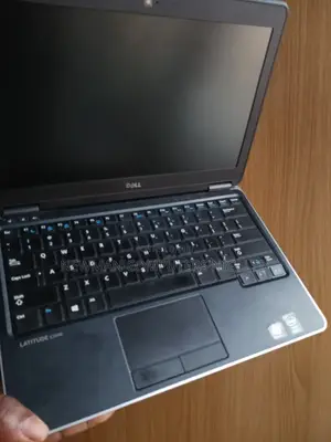 Laptop Dell Latitude E7240 8GB Intel Core I7 SSD 256GB