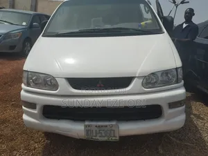 Mitsubishi Super Great 2009 White