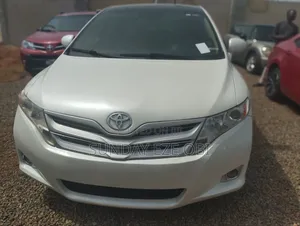 Toyota Venza 2010 White