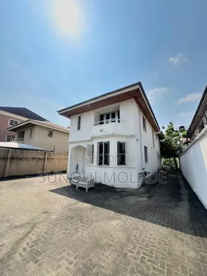 4bdrm Duplex in Lekki Phase 1 for rent