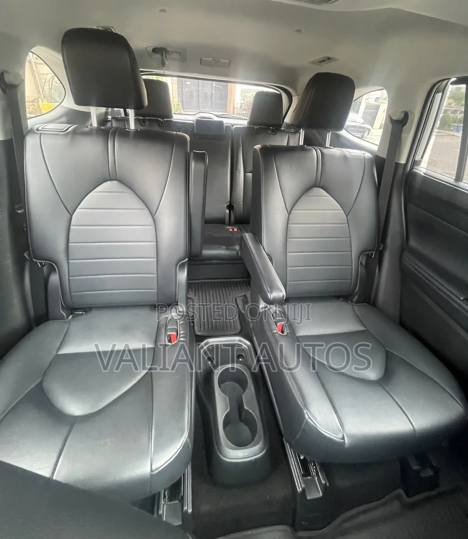 Toyota Highlander 2022 Silver