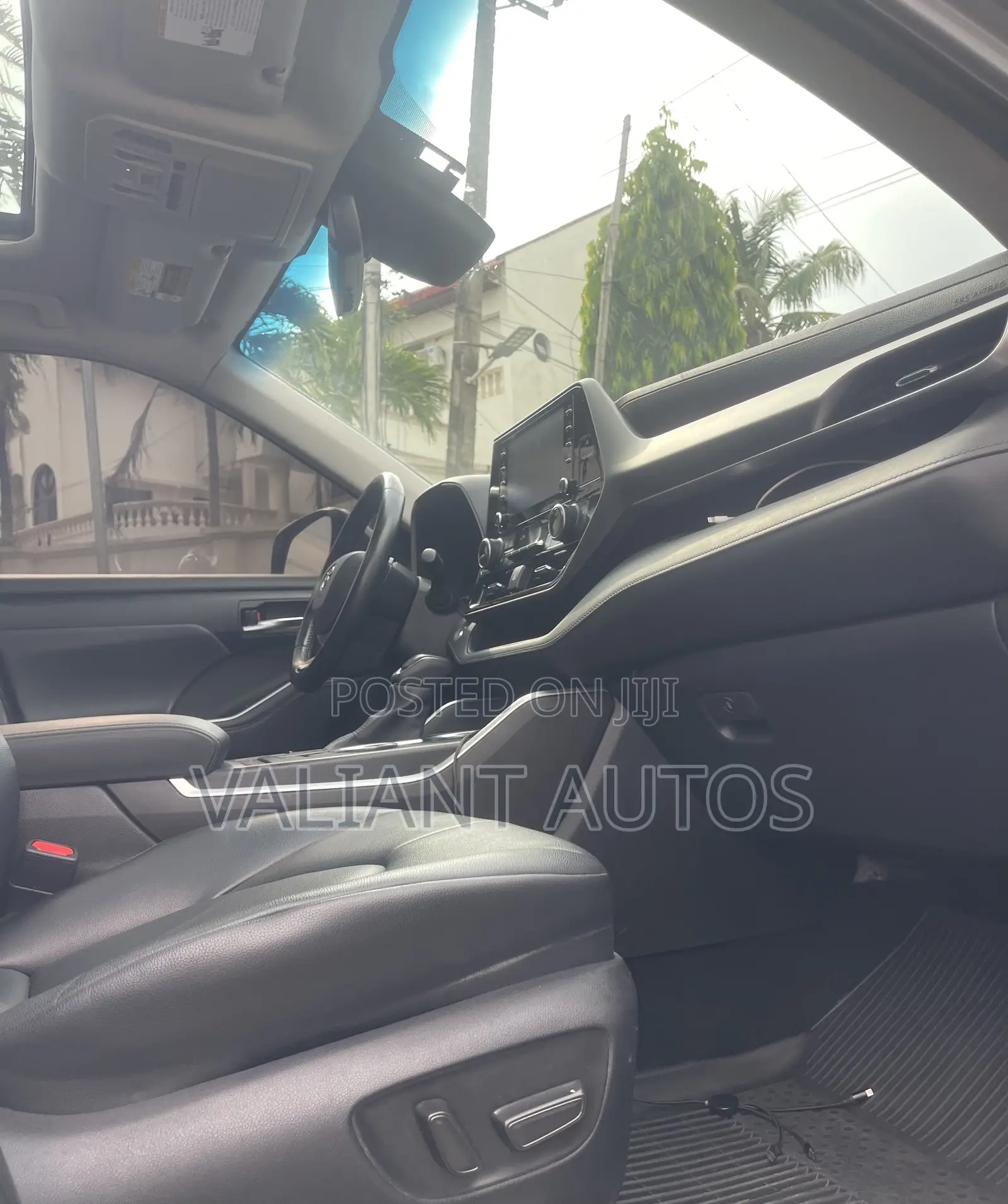 Toyota Highlander 2022 Silver