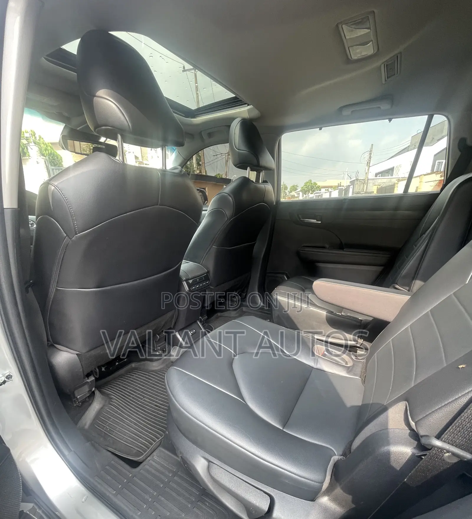 Toyota Highlander 2022 Silver