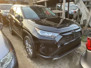 Toyota RAV4 Limited 2021 Black