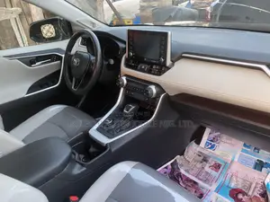 Toyota RAV4 Limited 2021 Black