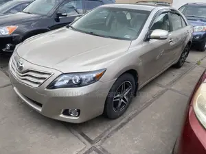 Toyota Camry LE 4dr Sedan (2.4L 4cyl 5A) 2008 Gold
