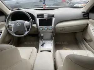 Toyota Camry LE 4dr Sedan (2.4L 4cyl 5A) 2008 Gold