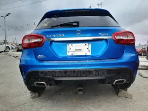 Mercedes-Benz GLA 250 2016 Blue