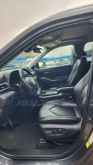 Toyota Highlander XLE 2021 Gray