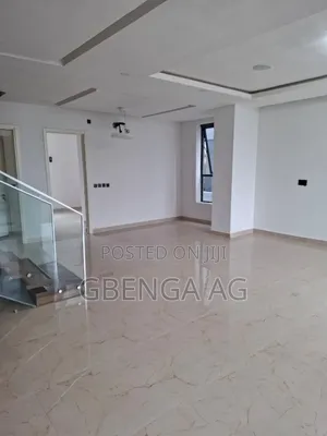 4bdrm Maisonette in Lekki Phase 1 for sale