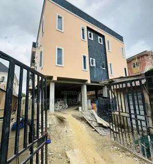 3bdrm Apartment in Gbagada Lagos for sale