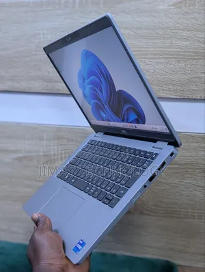 Laptop Dell Latitude 5320 16GB Intel Core i7 SSD 256GB
