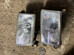 Set Headlights for 4 Runner 99-01