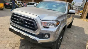 Toyota Tacoma 2023 Silver