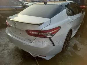 Toyota Camry 2019 White