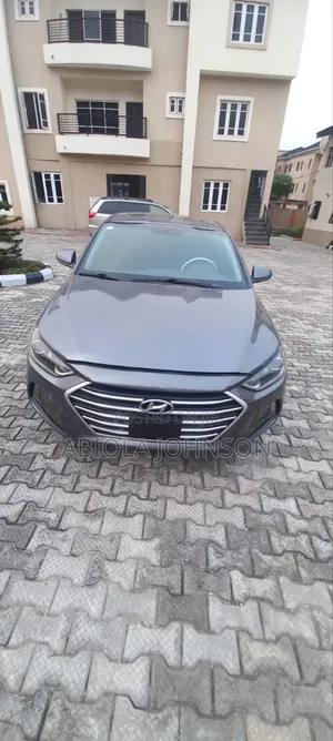 Hyundai Elantra Limited 2018 Silver