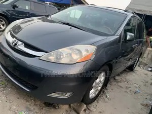 Toyota Sienna XLE Limited 4WD 2007 Gray