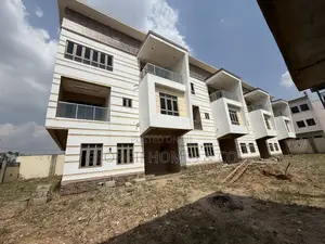 4bdrm Townhouse/Terrace in Gaduwa for sale