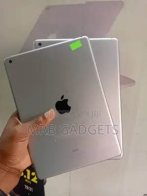 Apple iPad 9.7 128 GB Gray