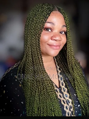 Green Middle Part Twist Wig