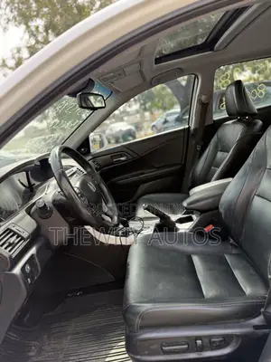 Honda Accord Touring V-6 4dr Sedan (3.5L 6cyl 6A) 2015 White
