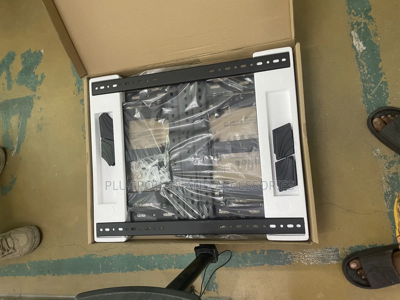 55 - 85” Adjustable TV Wall Bracket