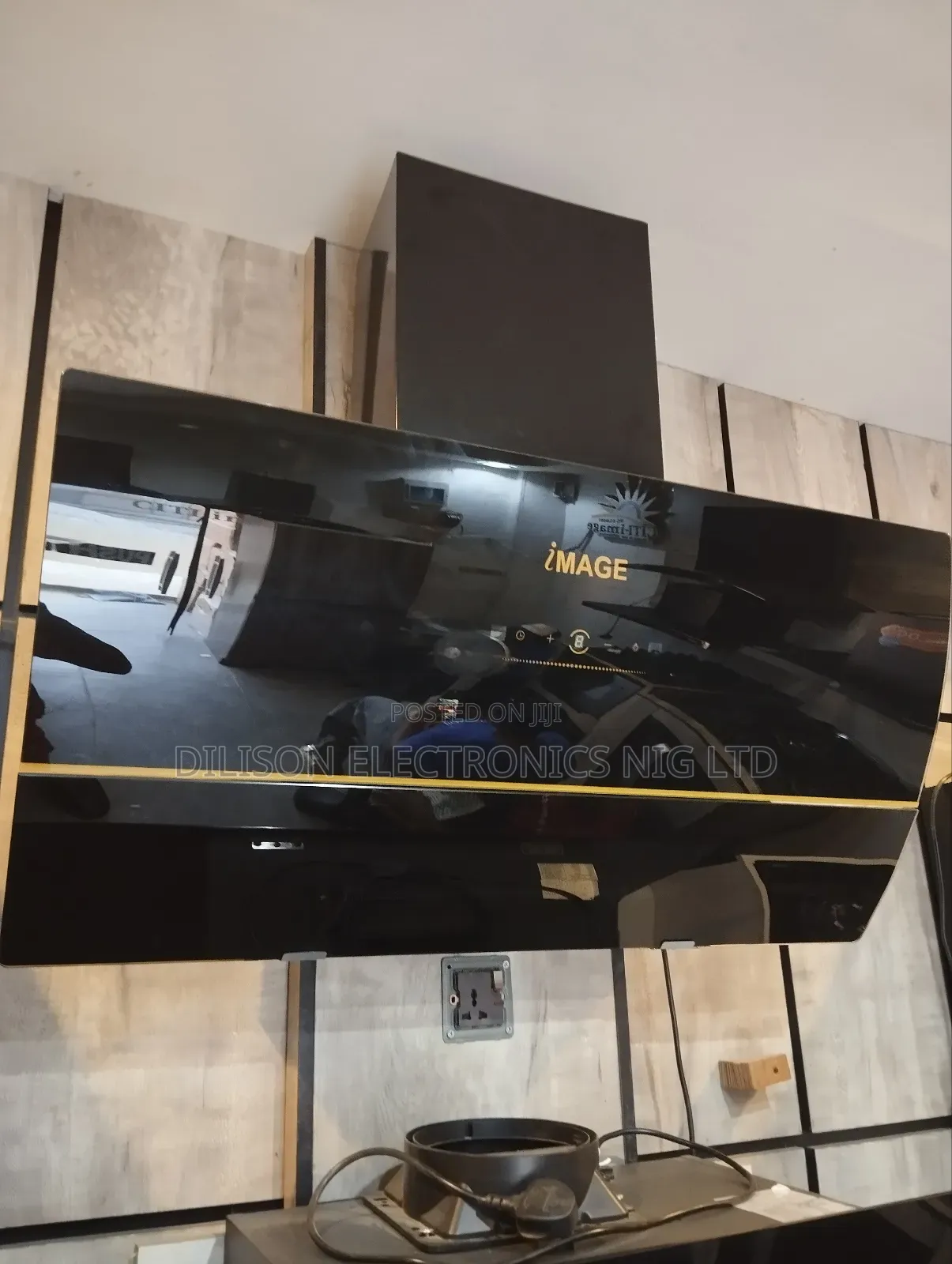 Image Hand Wave Smoke Heat Extractor