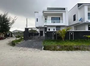 5bdrm Duplex in Ogombo for sale