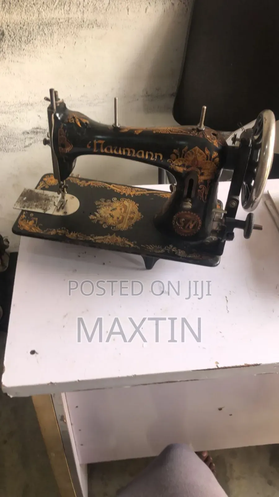 Naumann Sewing Machine