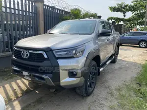 Toyota Hilux 2021 Gray