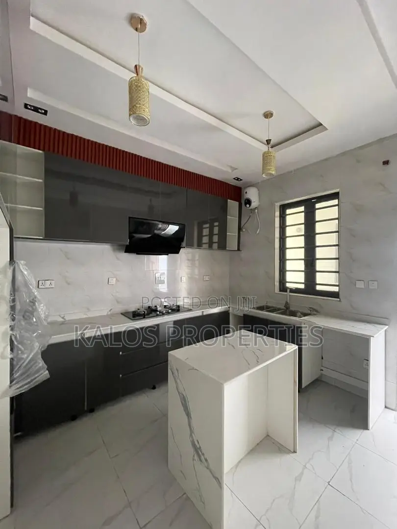 4bedroom Semi Detached Duplex for Sale.