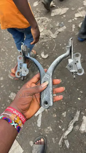 Bonnet Hanger Camry 2020 Available for Sale
