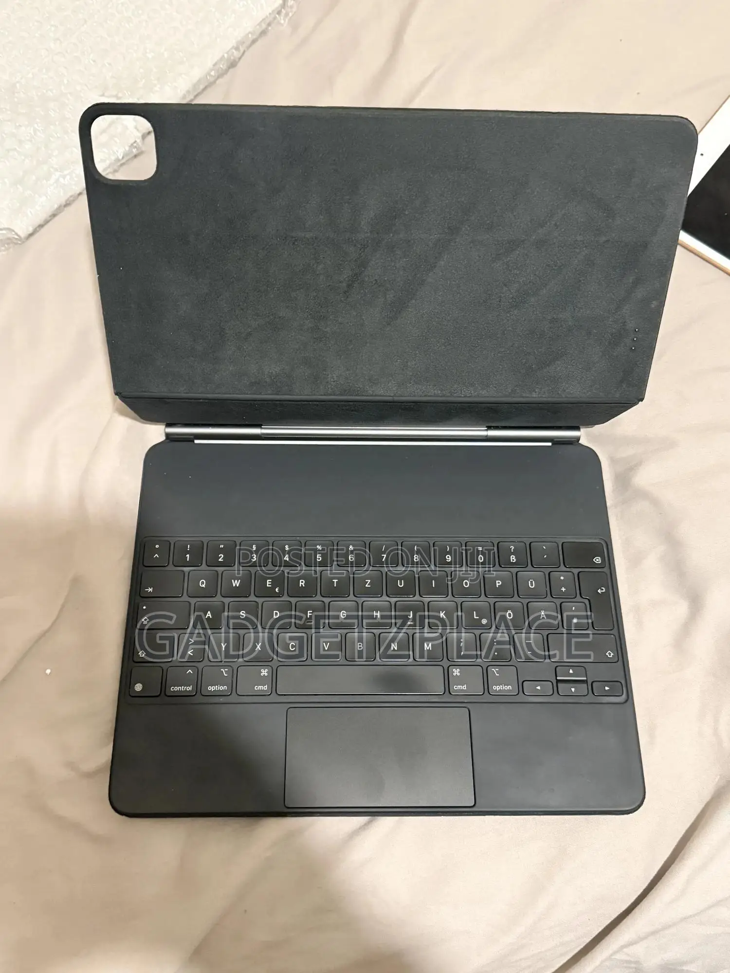 Apple Magic Keyboard iPad Pro 12.9 4th and 5th Gen