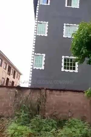 8 Flats of One Room and Parlor With One Toilet